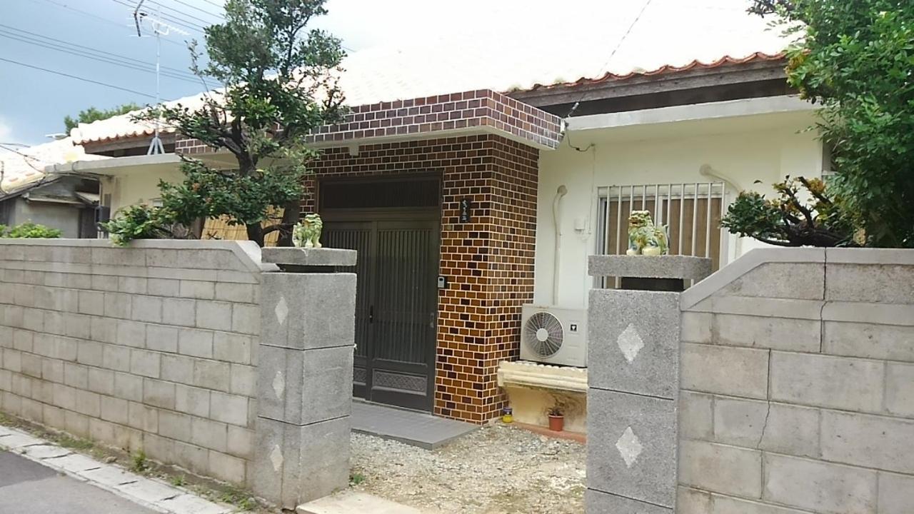 石垣島 一棟貸切りのお宿 ちゅら赤瓦 Ishigaki  Exterior foto